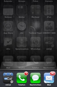 iPhone laufende Programme Hier sieht man die Anzeige der laufenden Programme - beendet werden diese auf die Art und Weise, wie man sonst ein Programm löscht!